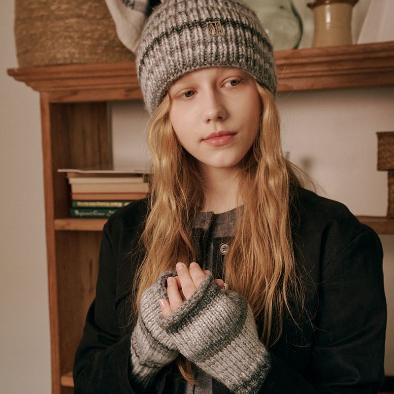 ALLINCOMPLETE（オールインコンプリート）の「Journey Of Sky Beanie & Warmer Set (Dawn)（Hats）」