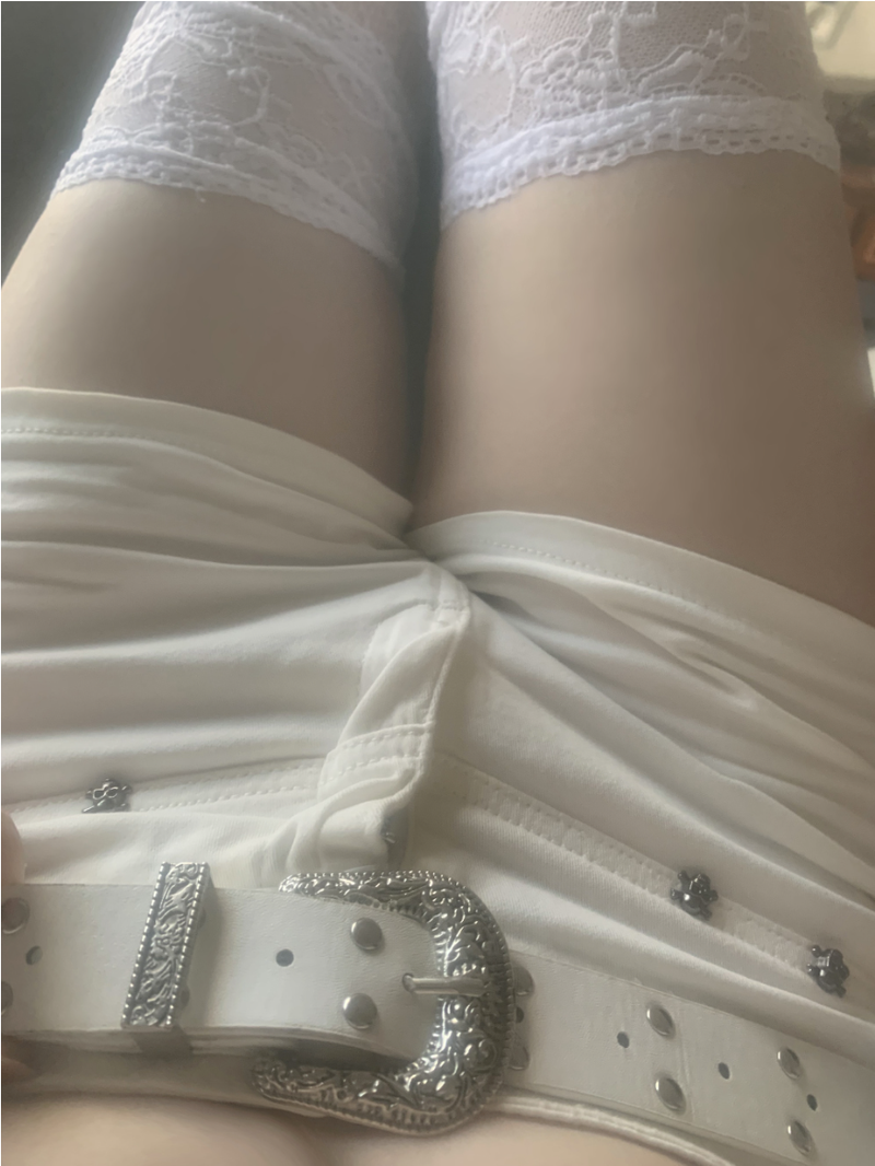 Virginia Low-Rise White Shorts
