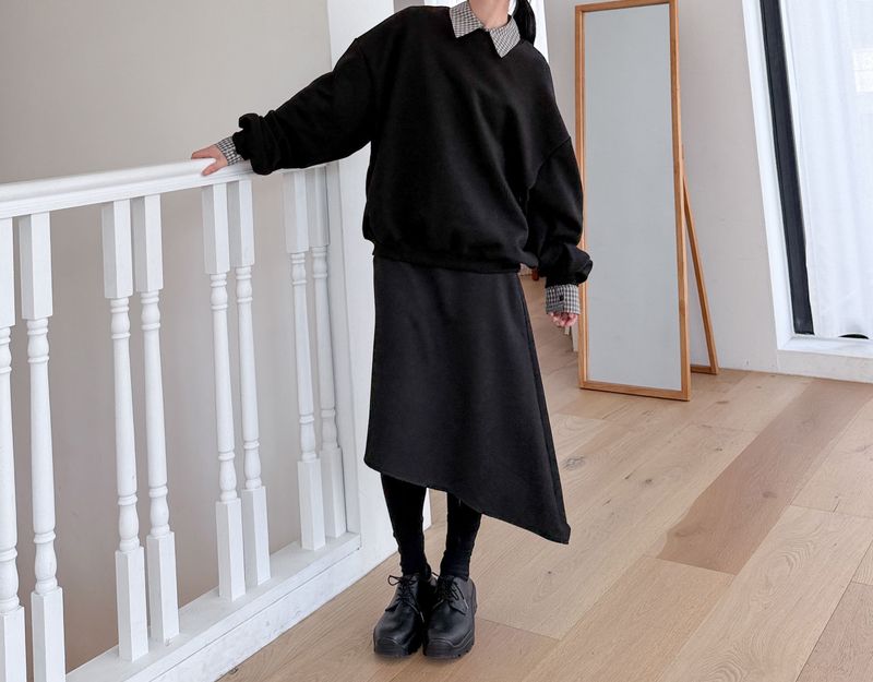  EDGE SLIT SKIRT