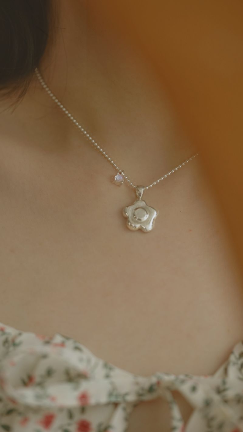 Ivorybubble(アイボリーバブル)の「【MADE】 Bubble daisy necklace(Accessories)」