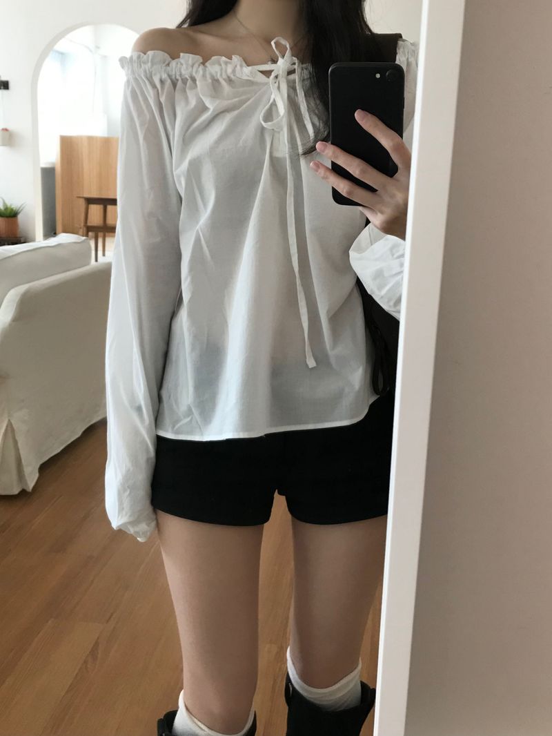 Dear button off-shoulder blouse (2 colors)