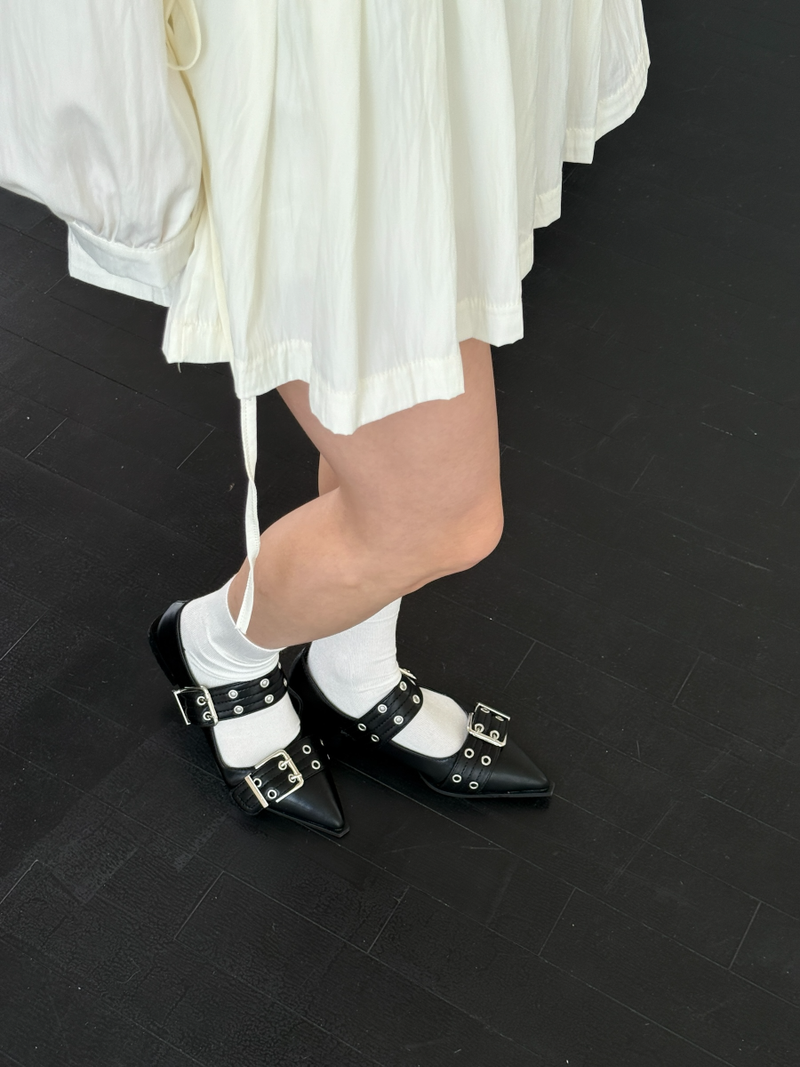 pointed buckle belt shoes
