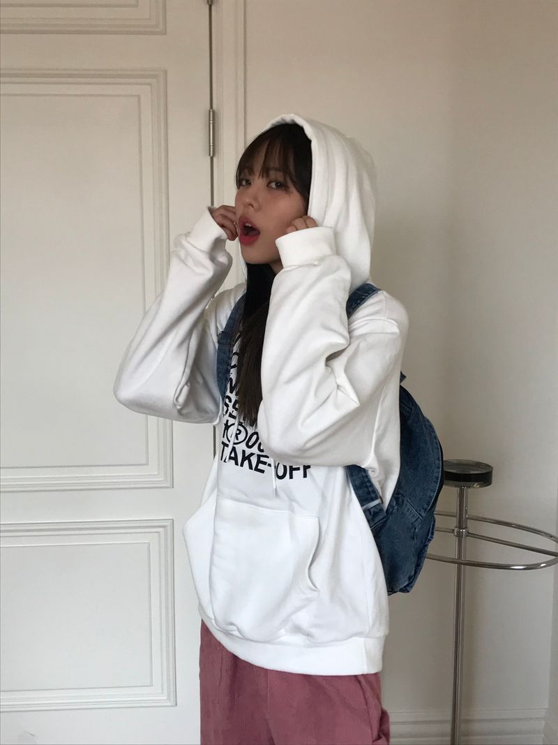 Poppy lettering hood T