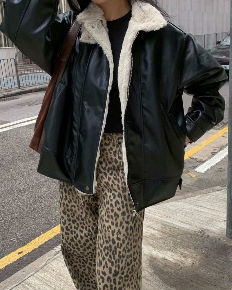 Fur leather mustang