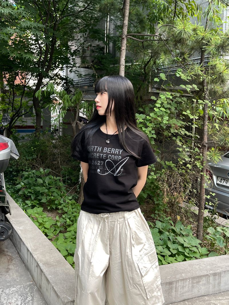 heenytsuki(ヒニツキ)の「Very Comment Short Sleeve T-shirt(Tops)」