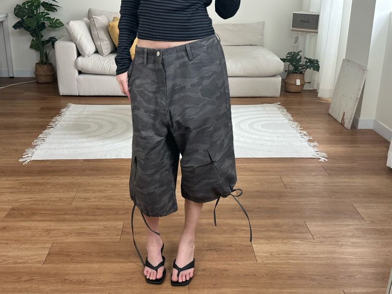 wide cargo bermuda shorts