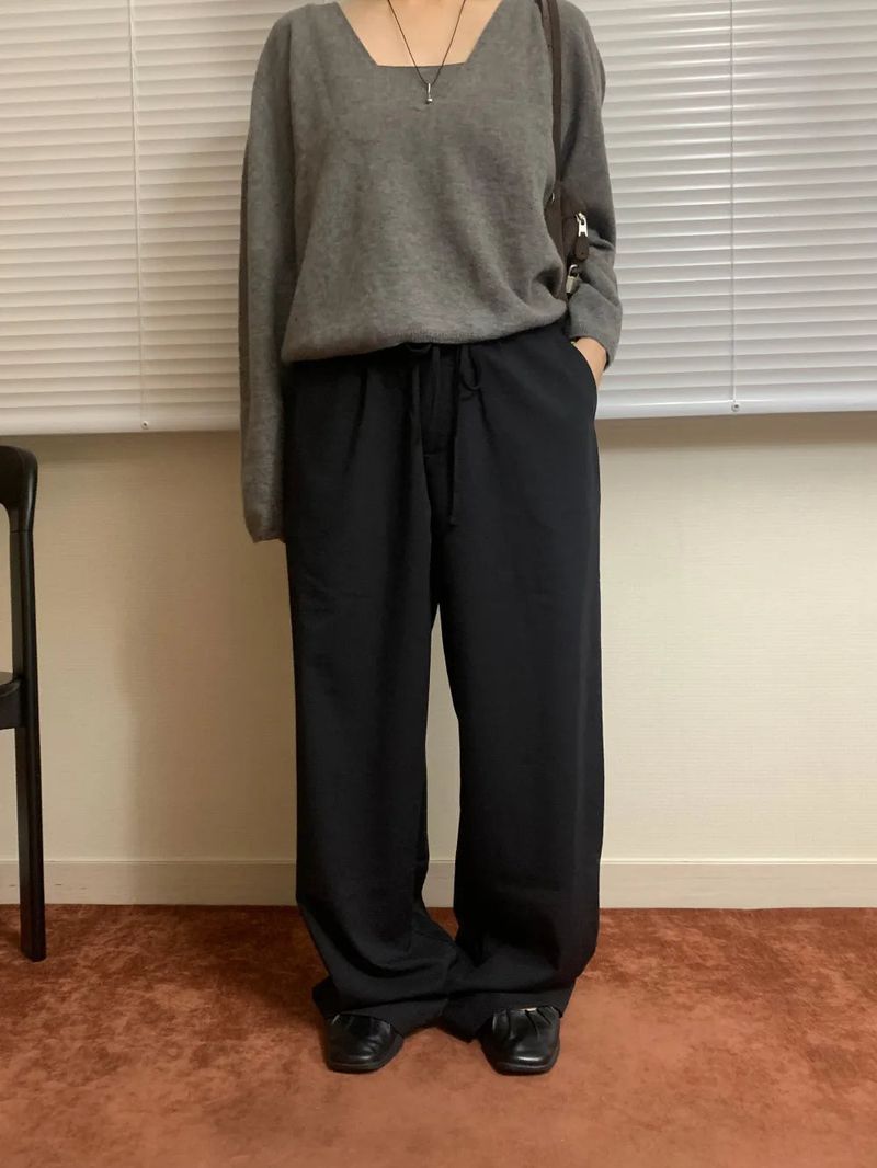 Loose wide slacks