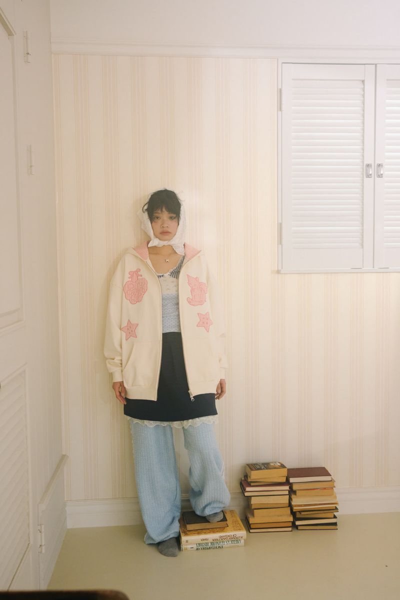 SHAKIRI(シャキリ)の「KIRING CHECK PATCH HOODIE (CREAM)(Tops)」