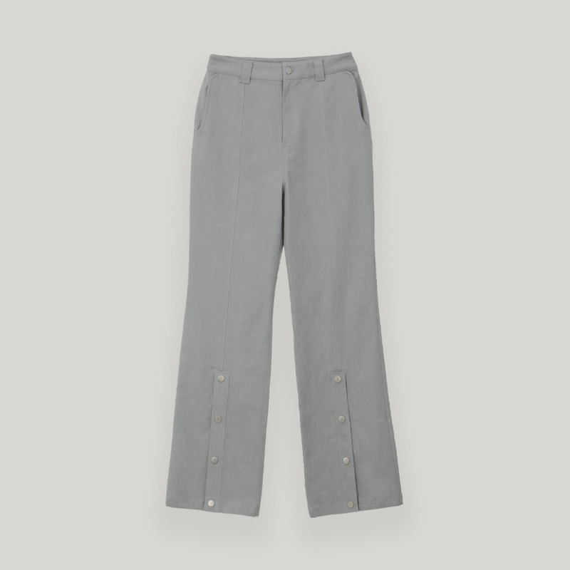 UBEIGE（ユーベイジ）の「グレー スリットスナップロングパンツ（パンツ）」