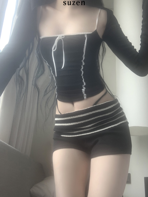 suzen（スゼン）の「Cutina Low-Waist Knit Shorts (black)（Pants）」