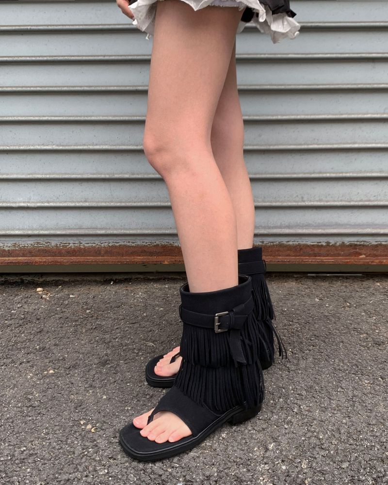 Tassel flipflops boots