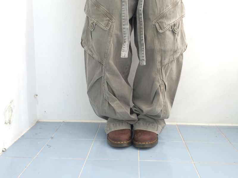 Pocket cargo strap pants