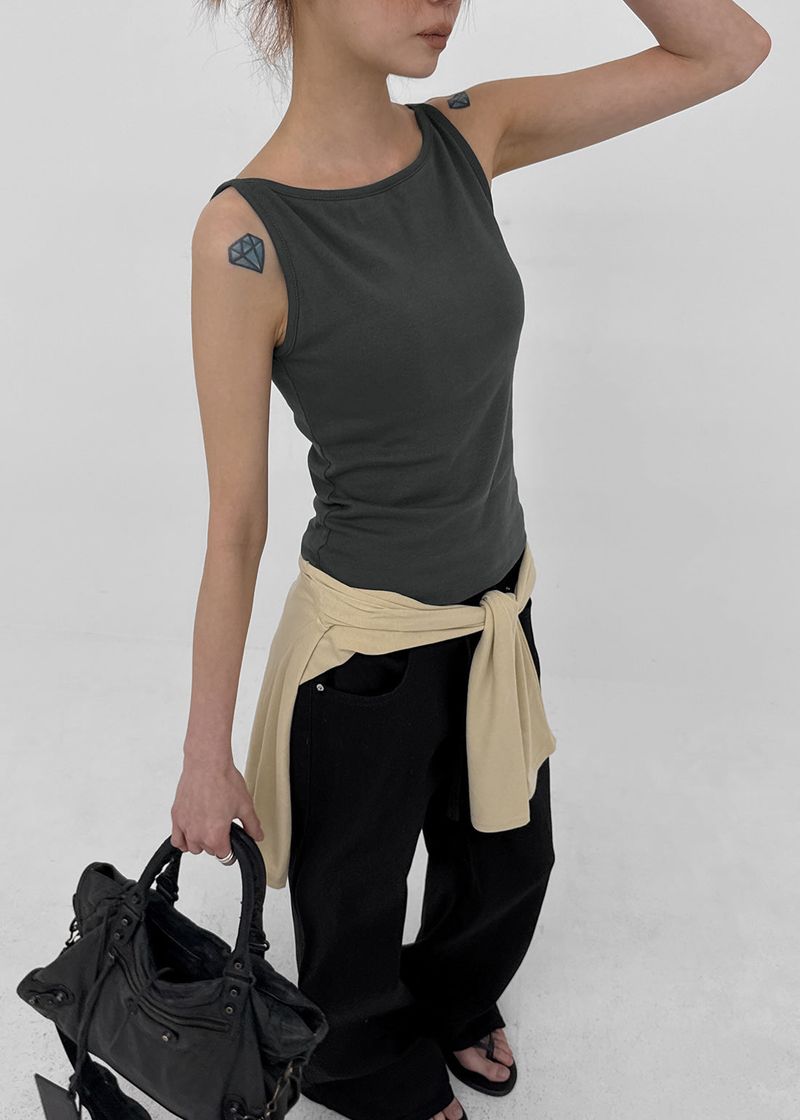 [MADE] Yeti Boat Neck Sleeveless Top (Built-in Cap)