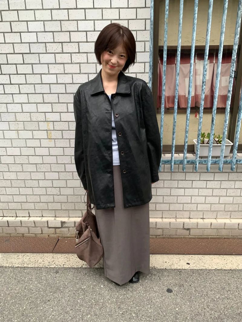 Semi long skirt