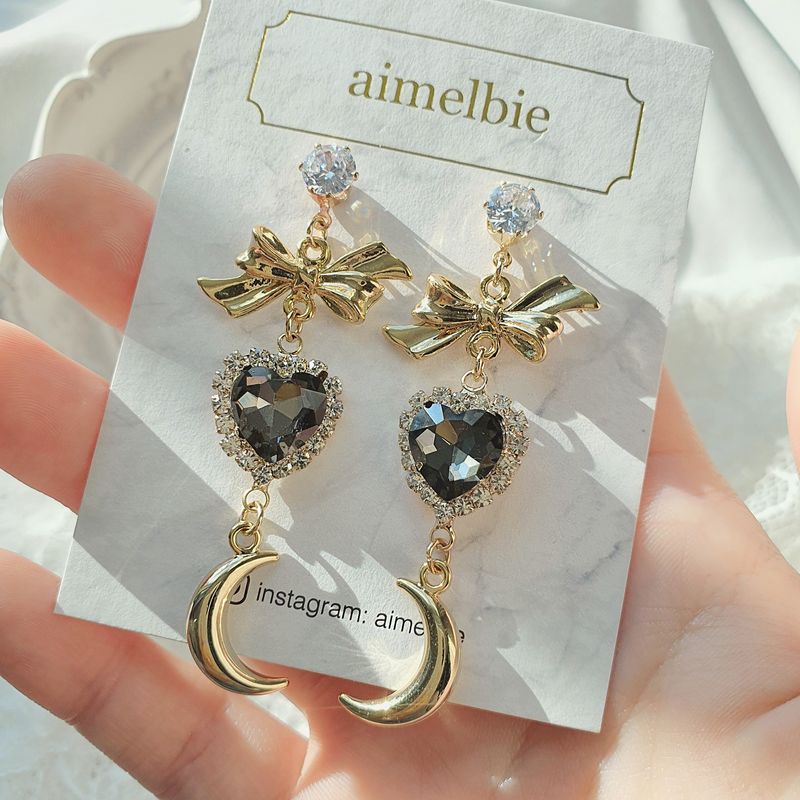 Moon Witch Earring - Black Diamond