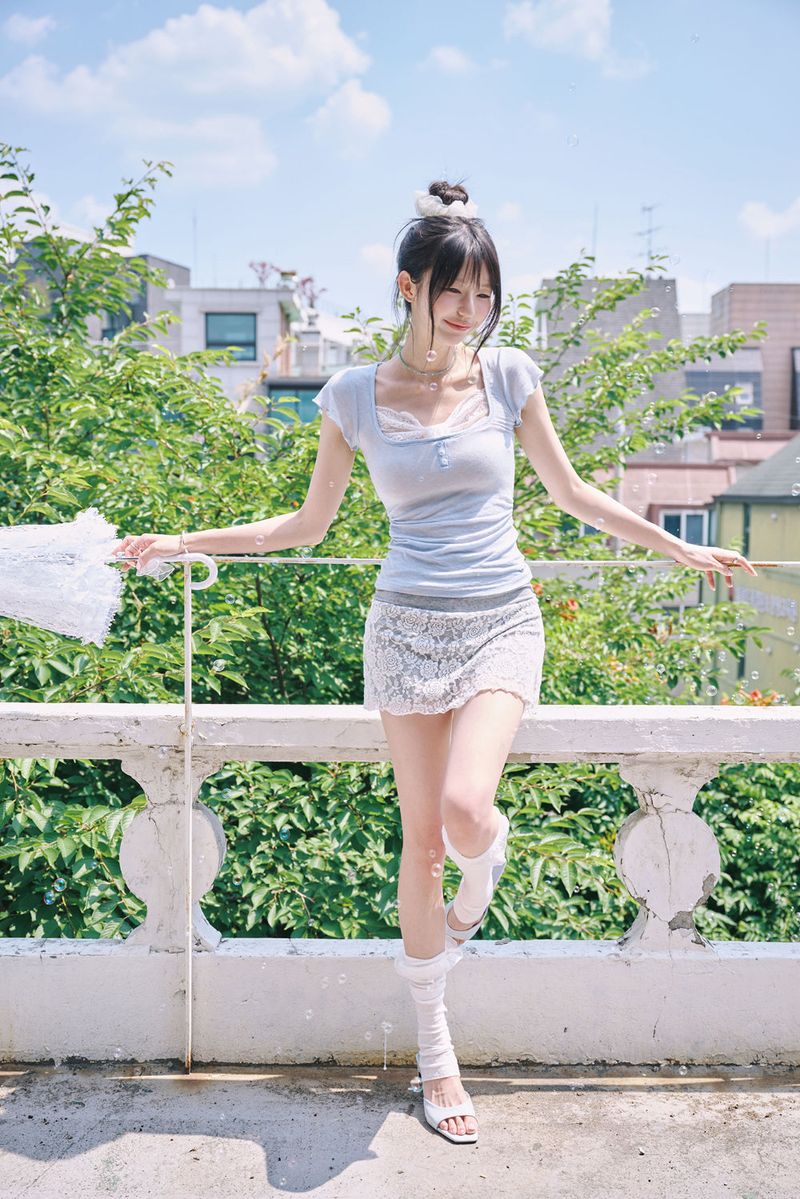 [MADE] Zanne Nouvel Ribbon U-Neck Lace T (Wore by Fromis-9)