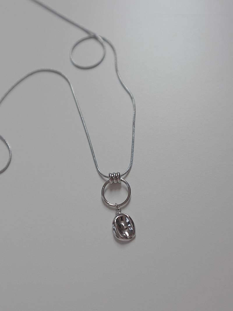 object ring point necklace