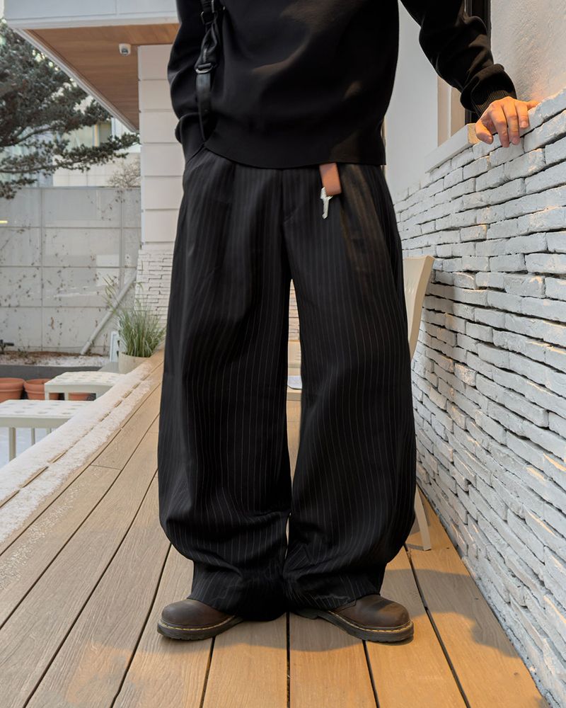 Lentic Side Pintuck Striped Slacks