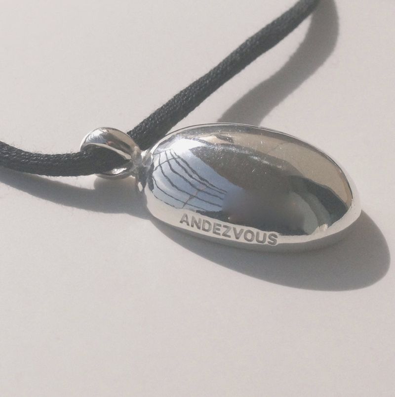 CAROLYN STRING NECKLACE