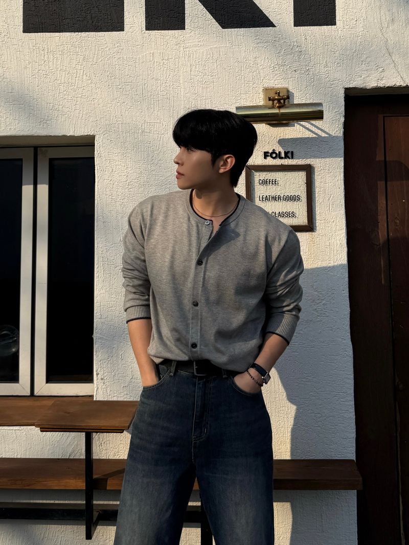 Int color scheme round cardigan