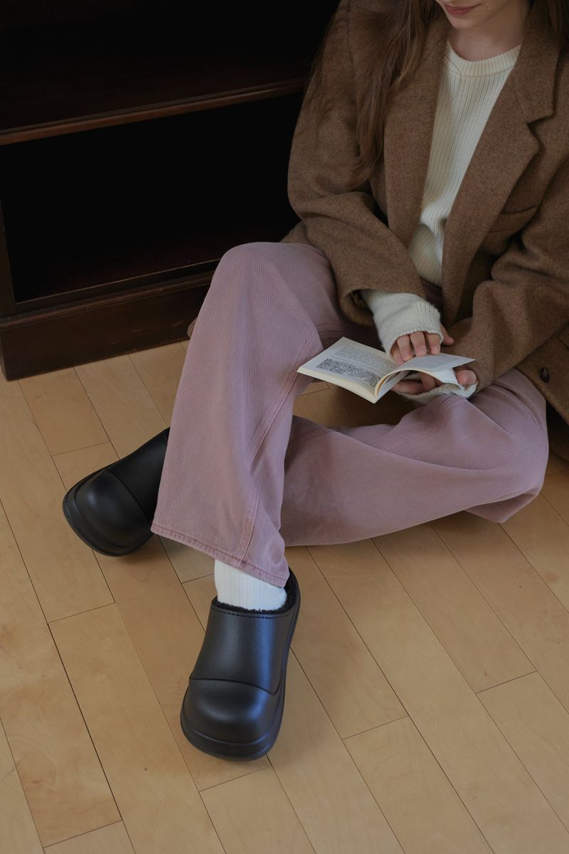 Wednesday Evening Winter Clog - Midnight Black