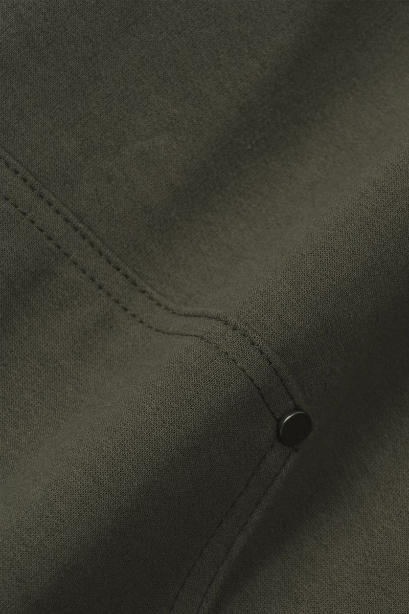 WET DOUBLE KNEE RIVET SWEAT PANTS
