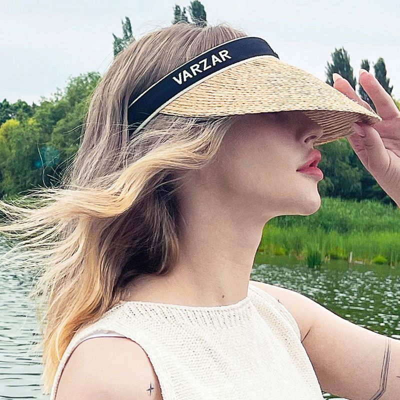 VARZAR（バザール）の「Organic band raffia sun visor Black（Hats）」