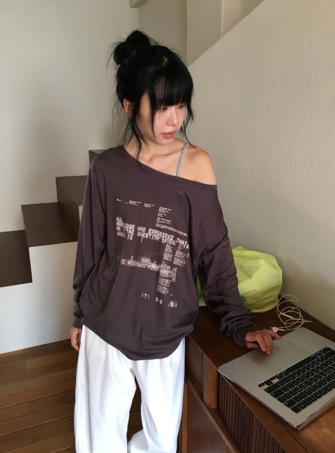 Gauss Loose Fit Printing Off-Shoulder Long Sleeve Tee