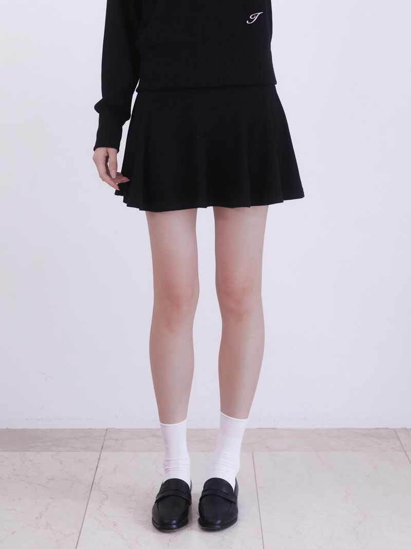 Innermuseum（インナーミュージアム）の「Knit mini flare skirt (BLACK)（Skirts）」