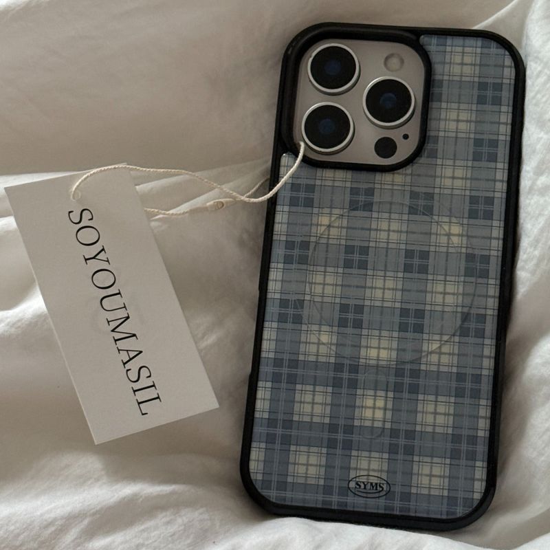 SOYOUMASIL（ソユマシル）の「[+Magsafe]ブルー ヘイズプレイドエポキシバンパーケースブラウン（スマホグッズ/小物）」