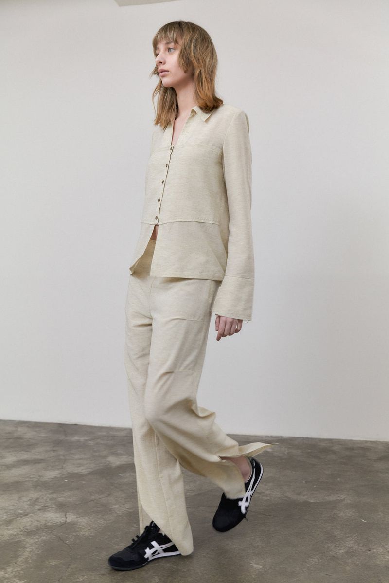 ONHEE（オニ）の「SIDE TUCK-DETAILED LONG PANTS（Pants）」