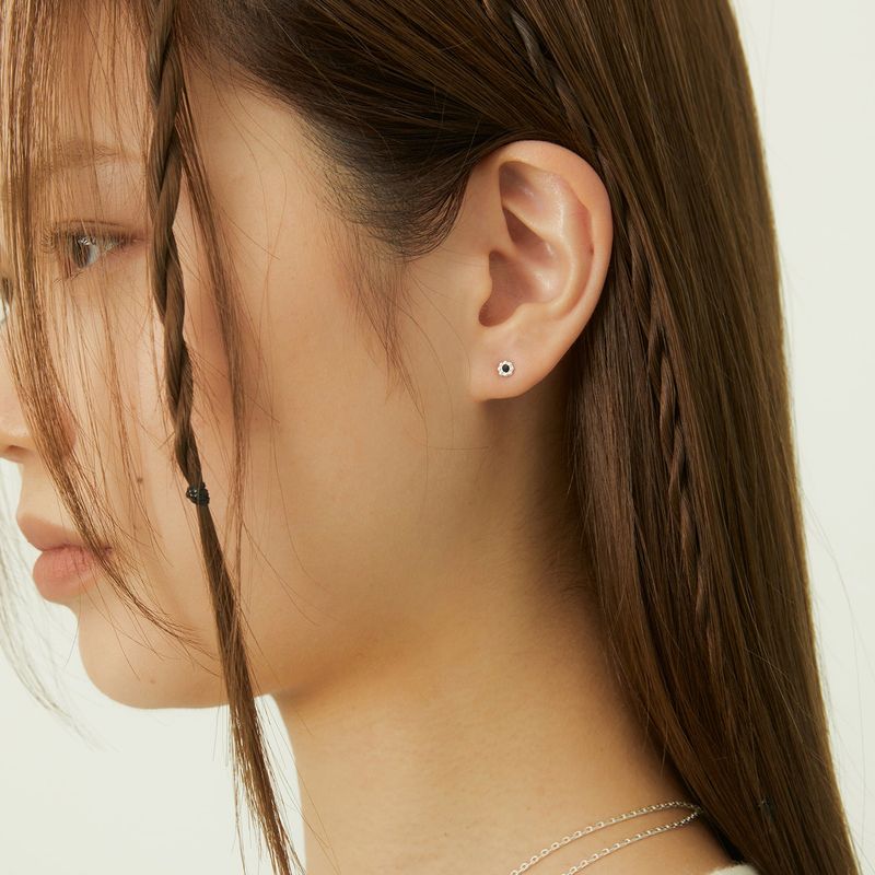 FILLOW(フィロー)の「fitted flower earring(Accessories)」
