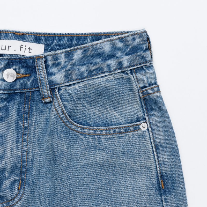 FLOWER EMBROIDERED LIGHT BLUE DENIM PANTS code 18103