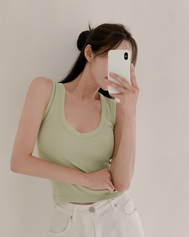 Neff V-neck sleeveless