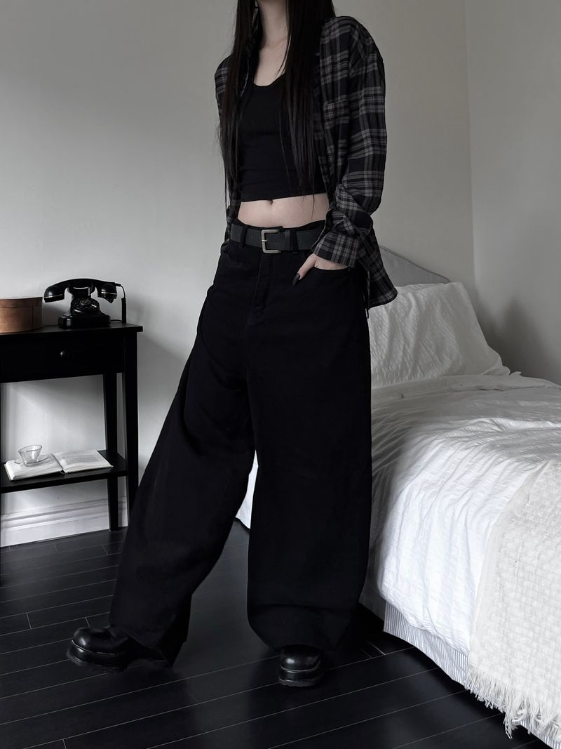 overfit velvet wide pants