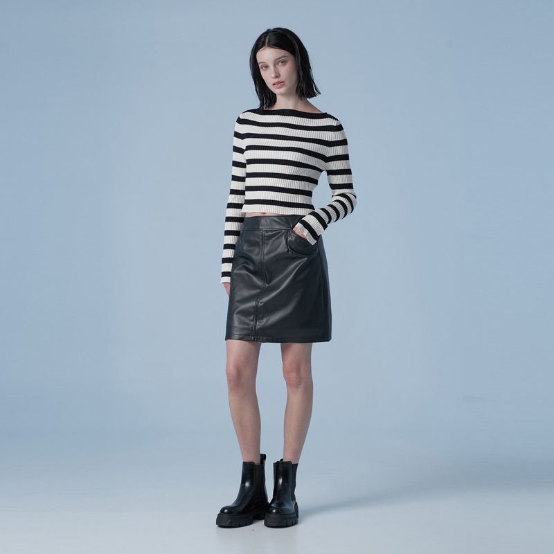 Faux Leather Round Skirt (Black)