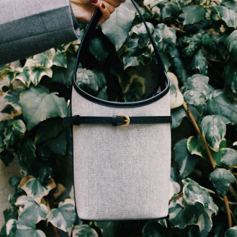 AMADEE（アマディー）の「ジェーンキャンヴァス　ブラック＆ストラップリンク（バッグ）」