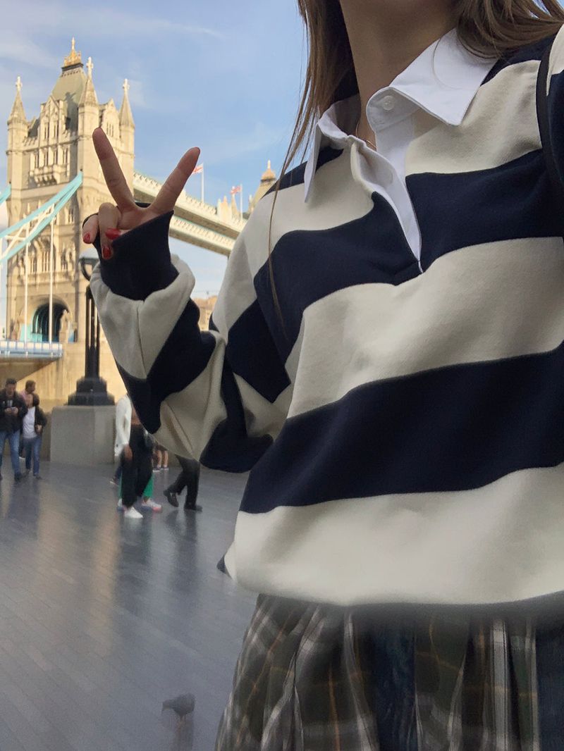 [UNISEX] Perrin Stripe Cara Sweatshirt