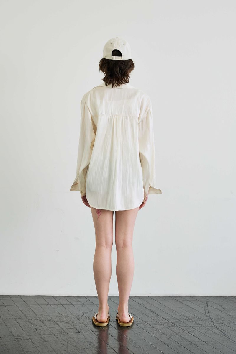 LUMINOUS OVERSIZED SHIRT / BEIGE
