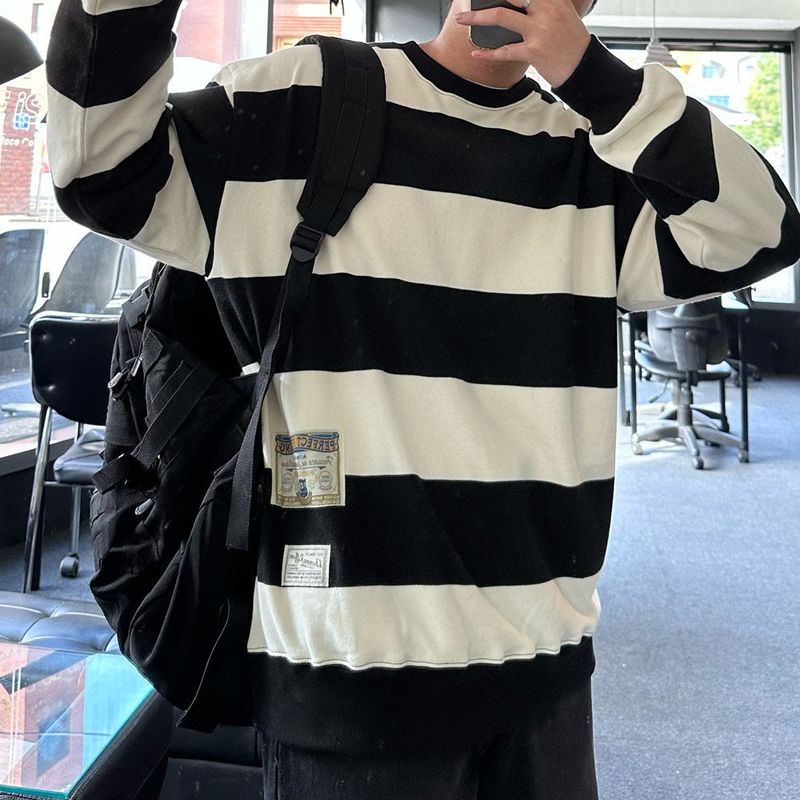 Mentor Patch Dangara Loose Fit Sweatshirt