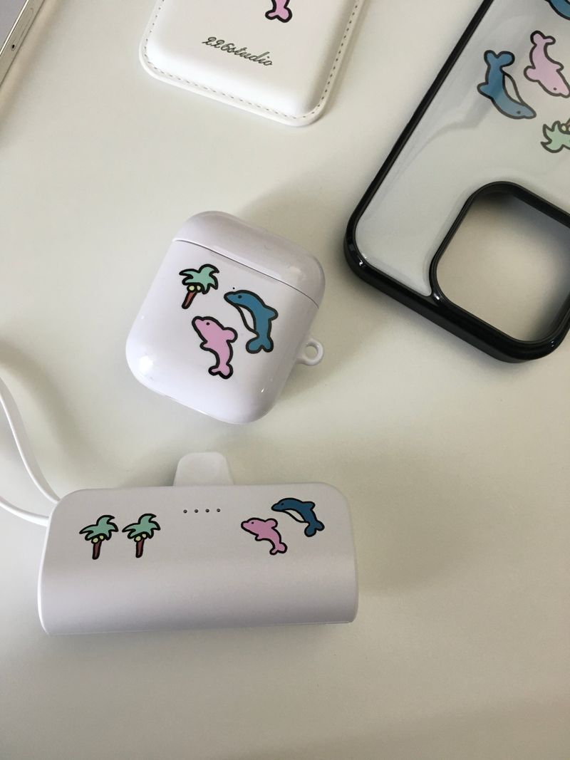 226STUDIO（226スタジオ）の「ドルフィンairpodケース（スマホグッズ/小物）」