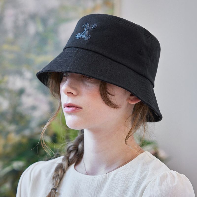VA Curved Patch Bucket Hat / Black