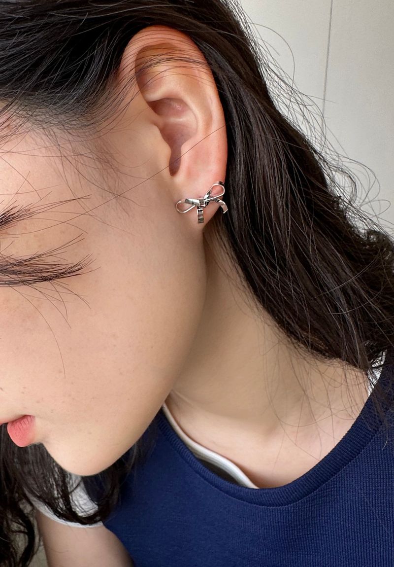 geegee(ジジ)の「ribbon tie earring(Accessories)」