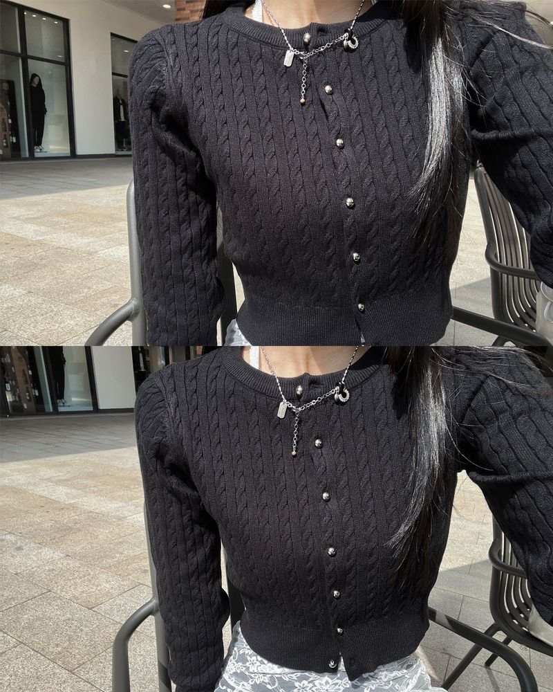 GUSTA(グスタ)の「Soft Silver Button Twisted Round Neck Knit Long Sleeve Cardigan (7 Colors)(Tops)」
