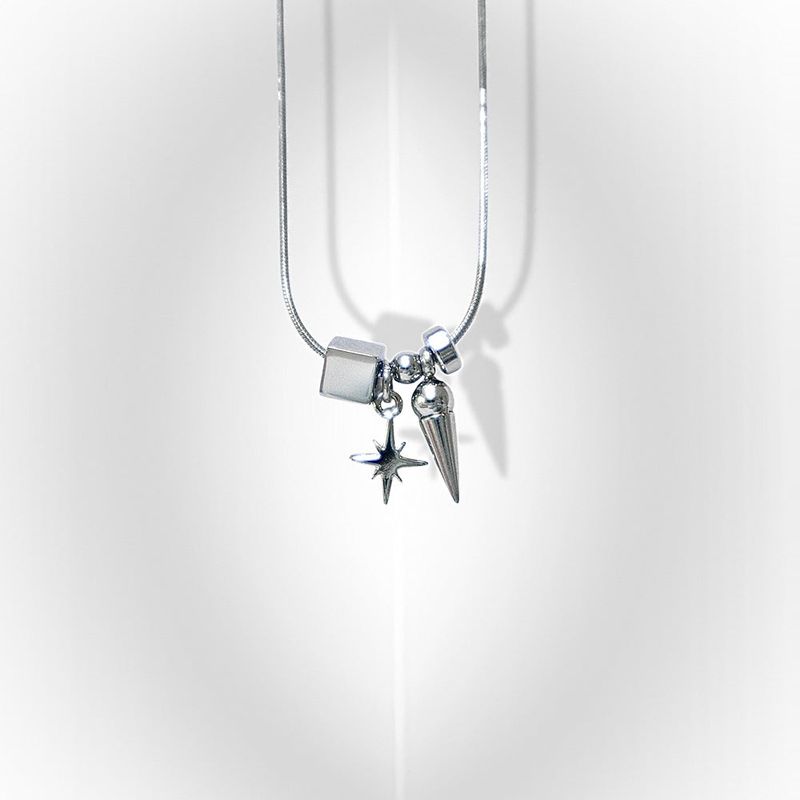 RUNARING（ルナリング）の「new square twinkle necklace（Accessories）」