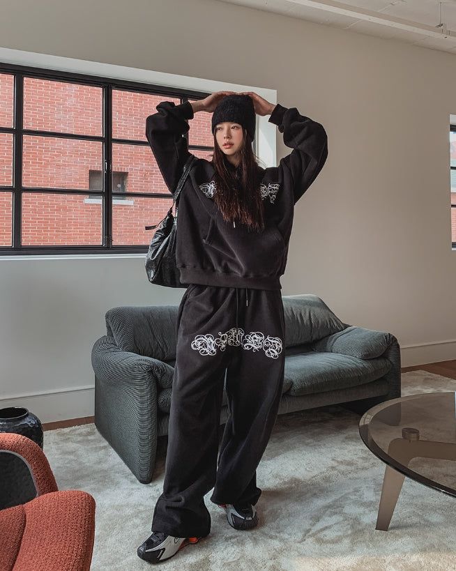 Arc Lettering Embroidered Brushed Over Sweatpants