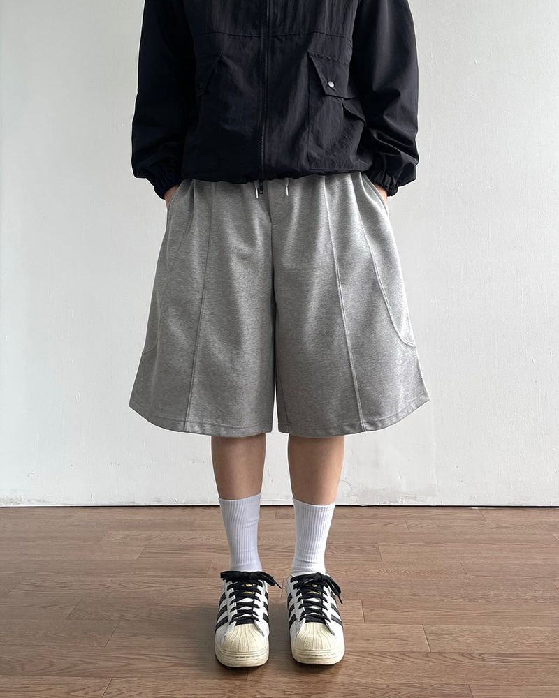 IDF（アイディーエフ）の「Curved Bermuda Sweatpants（Pants）」