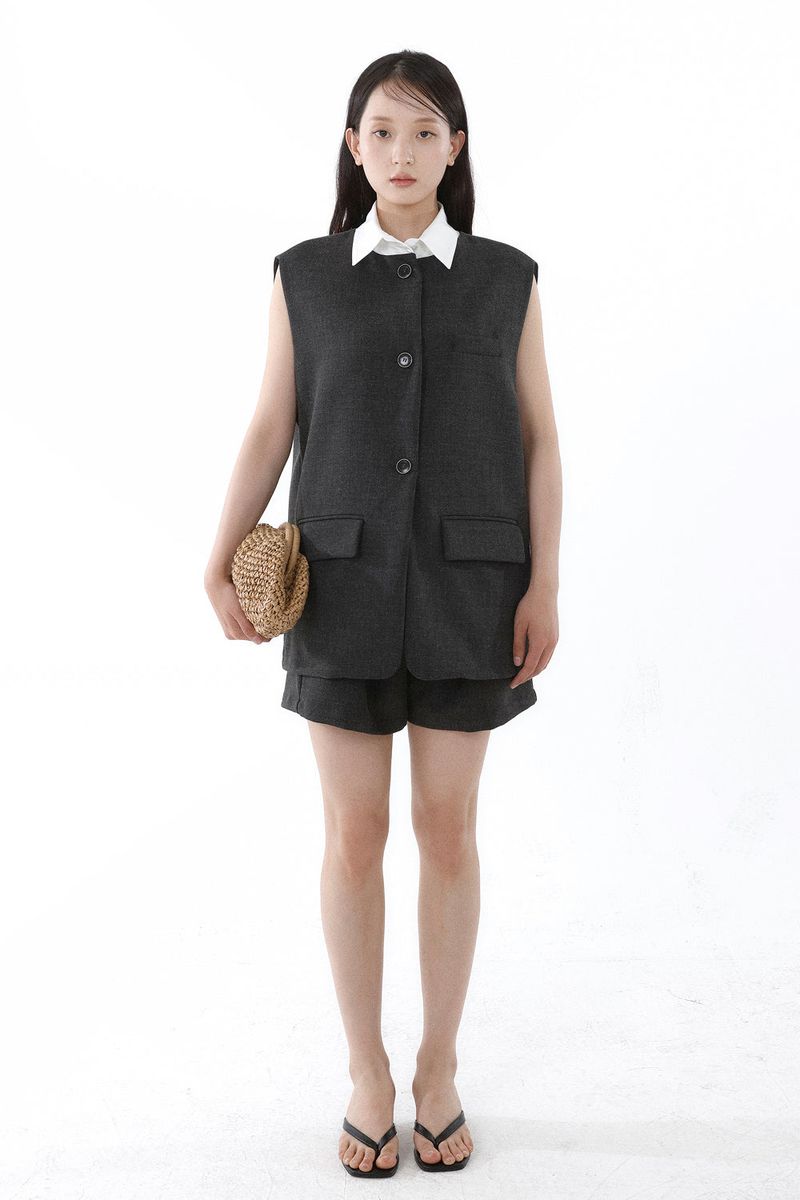 COLLARED SLEEVELESS JACKET_CHARCOAL