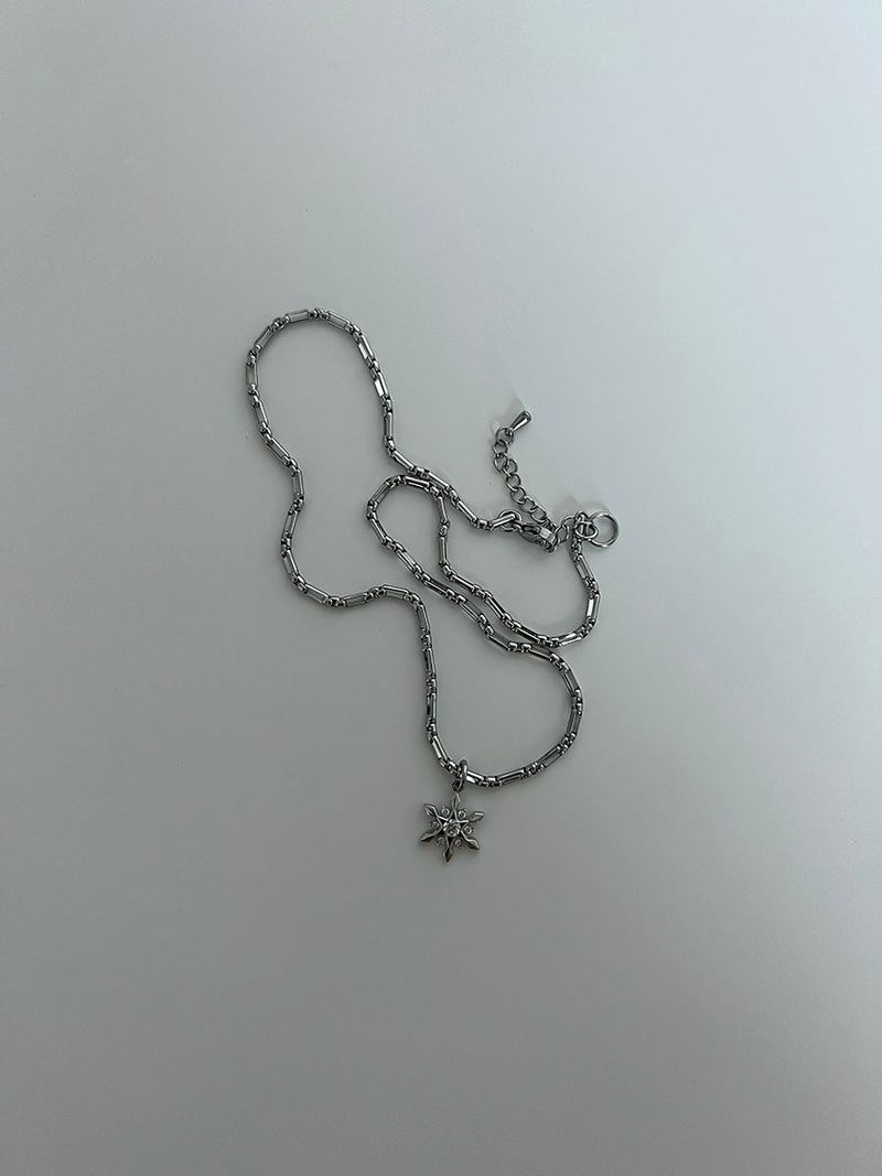 Snowflake necklace