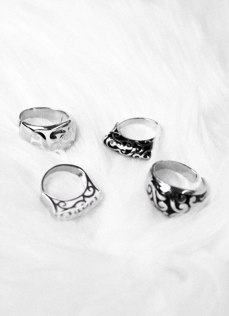 百合 Cloud ring 002 (Black/White)
